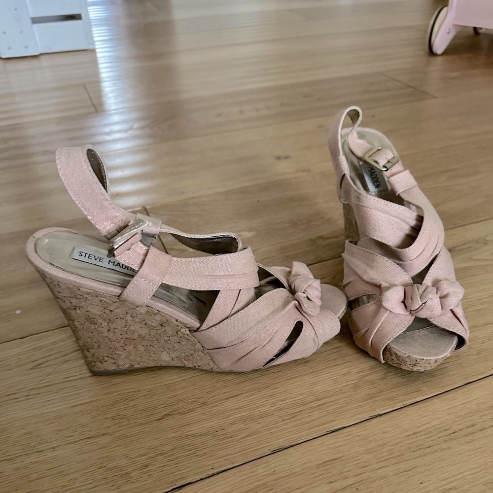 Steve Madden wedge sandals Size 7.5